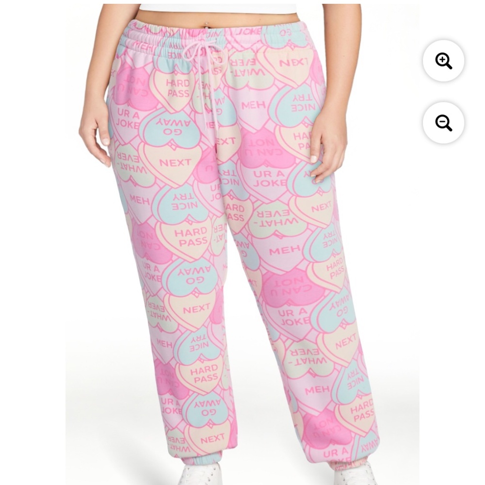 Wound Up Women’s Pink Assorted Candy Heart Joggers Size XXL (20) NWT - Picture 1 of 4